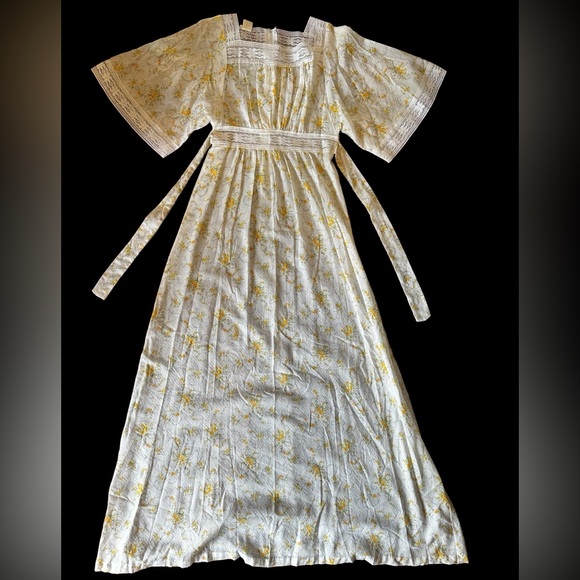 NWOT? Sweet Vintage Tie-Back Floral and Lace Floor Length Empire Waist Dress - Picture 6 of 8